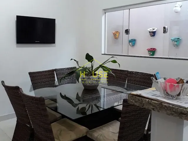 Casa com 240m² 3 quartos e 2 banheiros, para alugar, no bairro Parque Residencial do Lago em Votuporanga