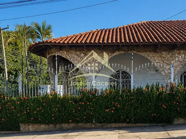 Casa com 916m², à venda ou para alugar, no bairro Boa Esperança em Cuiabá