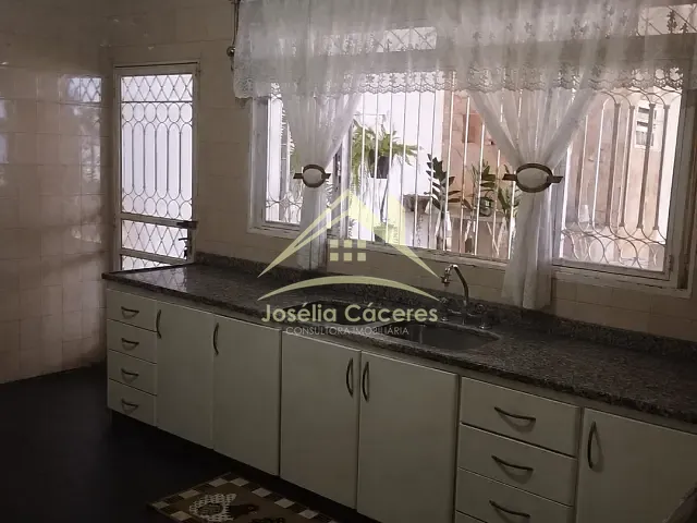 Casa com 916m², à venda ou para alugar, no bairro Boa Esperança em Cuiabá