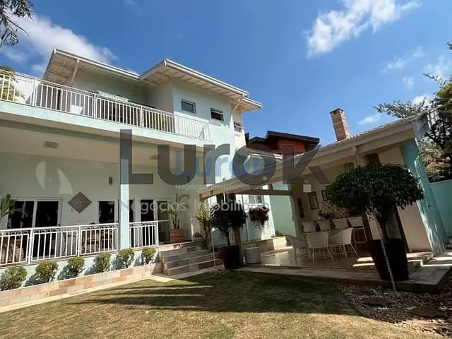 Casa com 450m² 3 quartos e 4 banheiros, à venda, no bairro Santa Cruz em Valinhos