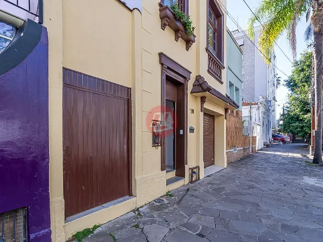 Casa com 150m², para alugar, no bairro Menino Deus em Porto Alegre