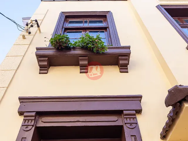 Casa com 150m², para alugar, no bairro Menino Deus em Porto Alegre