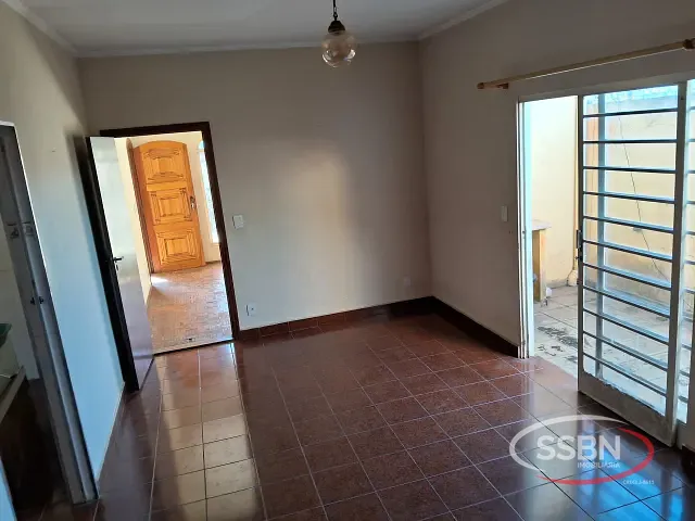 Casa 3 quartos e 2 banheiros, à venda ou para alugar, no bairro Jardim Santa Rosa em Nova Odessa
