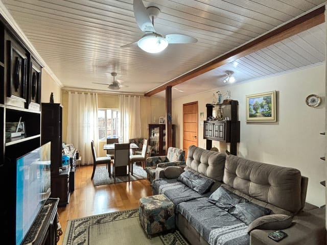 Casa com 207m² 3 quartos e 2 banheiros, à venda, no bairro Centro em Ponta Grossa