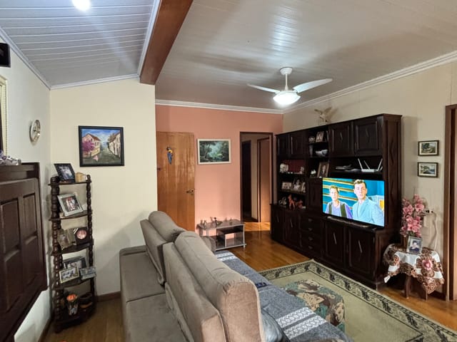 Casa com 207m² 3 quartos e 2 banheiros, à venda, no bairro Centro em Ponta Grossa