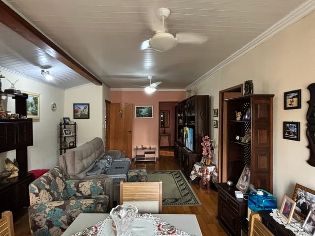 Casa com 207m² 3 quartos e 2 banheiros, à venda, no bairro Centro em Ponta Grossa