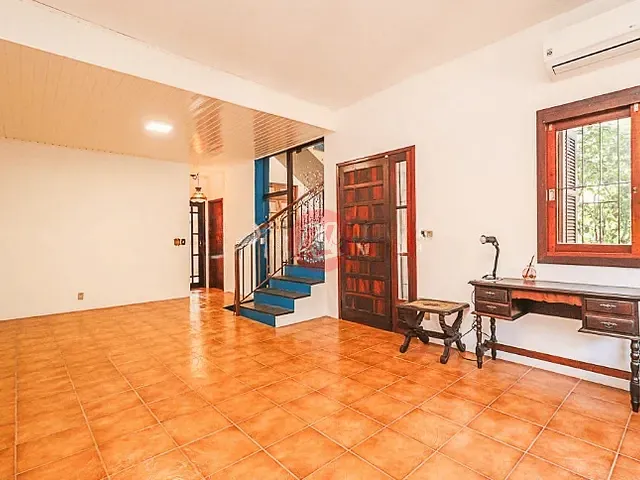 Casa com 270m² 3 quartos e 2 banheiros, para alugar, no bairro Petrópolis em Porto Alegre
