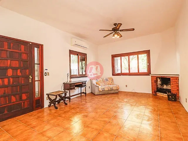 Casa com 270m² 3 quartos e 2 banheiros, para alugar, no bairro Petrópolis em Porto Alegre