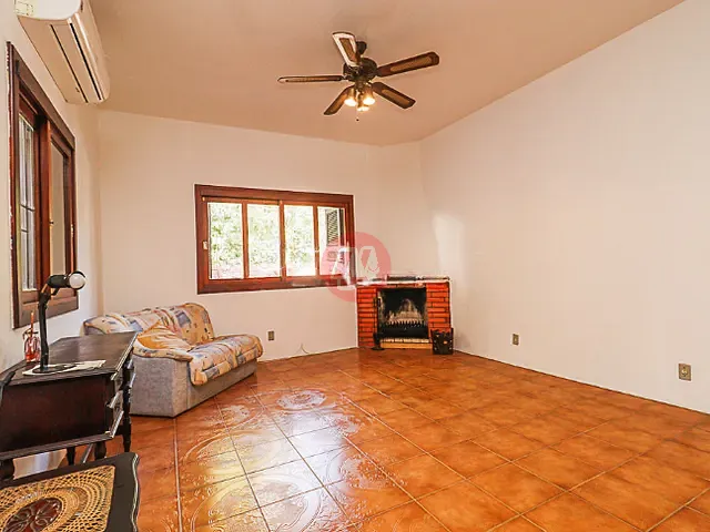 Casa com 270m² 3 quartos e 2 banheiros, para alugar, no bairro Petrópolis em Porto Alegre