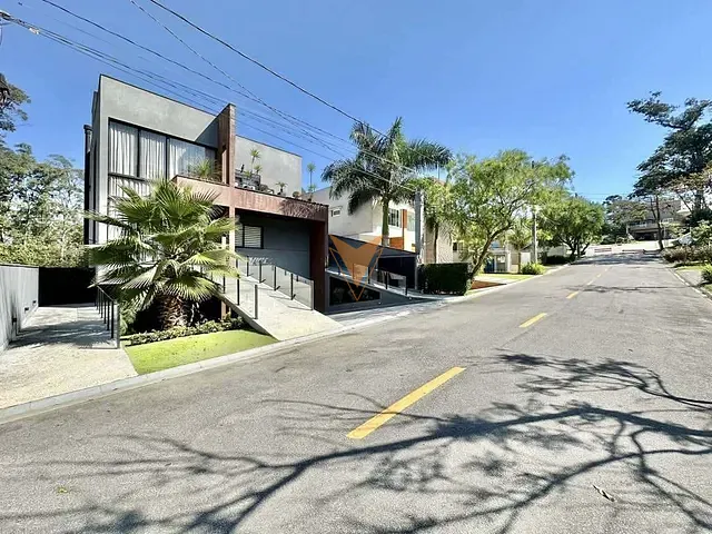 Casa 4 quartos e 5 banheiros, à venda, no bairro Granja Viana em Cotia