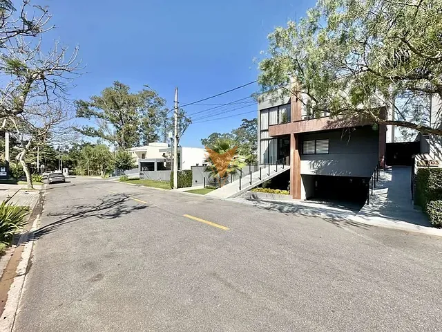 Casa 4 quartos e 5 banheiros, à venda, no bairro Granja Viana em Cotia