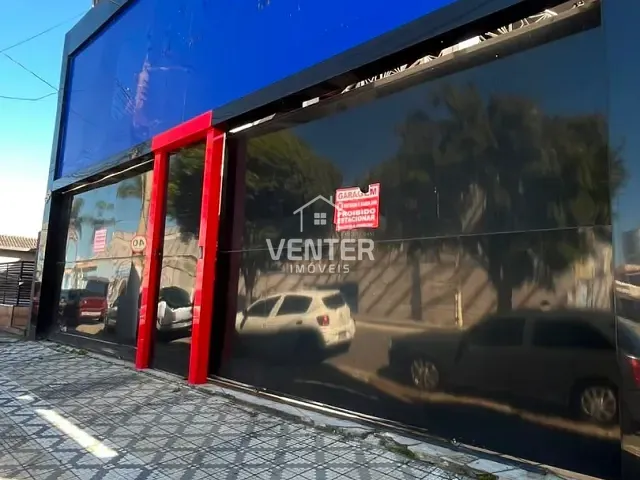 Casa à venda ou para alugar, no bairro Centro em Taubaté