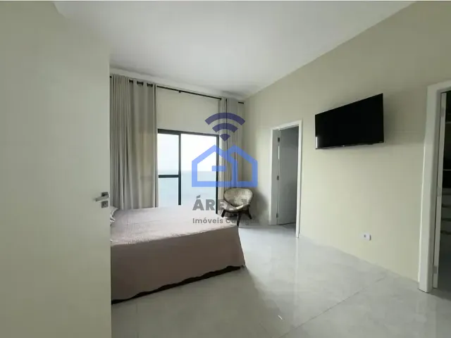 Casa com 300m² 3 quartos e 4 banheiros, à venda, no bairro Pontal de Santa Marina em Caraguatatuba