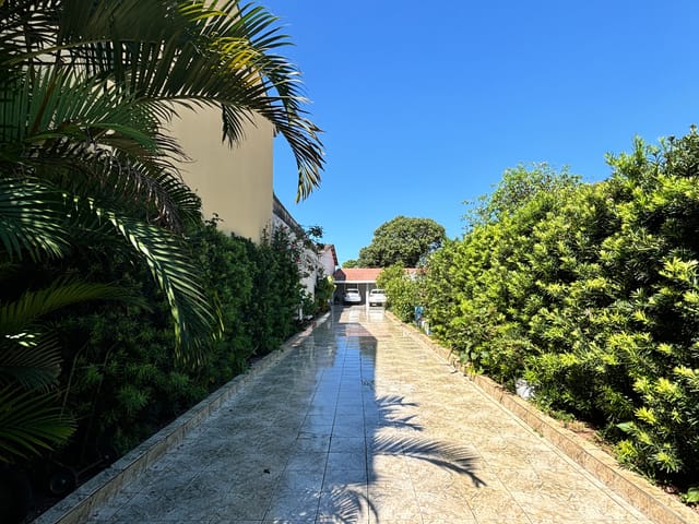 Casa com 488m² 4 quartos e 4 banheiros, à venda, no bairro Oficinas em Ponta Grossa