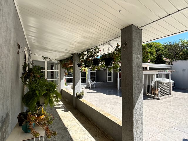 Casa com 488m² 4 quartos e 4 banheiros, à venda, no bairro Oficinas em Ponta Grossa