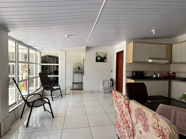 Casa com 488m² 4 quartos e 4 banheiros, à venda, no bairro Oficinas em Ponta Grossa