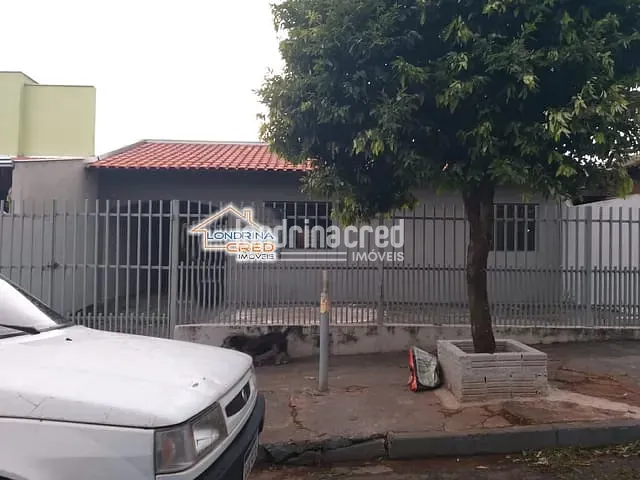 Casa com 200m² 3 quartos e 1 banheiro, à venda, no bairro Alexandre Urbanas em Londrina