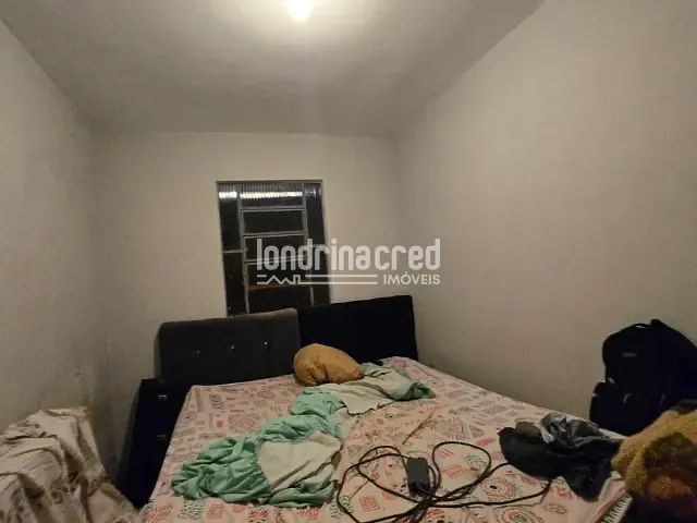 Casa com 200m² 3 quartos e 1 banheiro, à venda, no bairro Alexandre Urbanas em Londrina