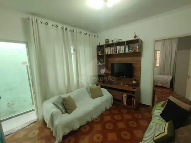 Casa com 70m² 2 quartos e 1 banheiro, à venda, no bairro Jardim Zaira em Mauá