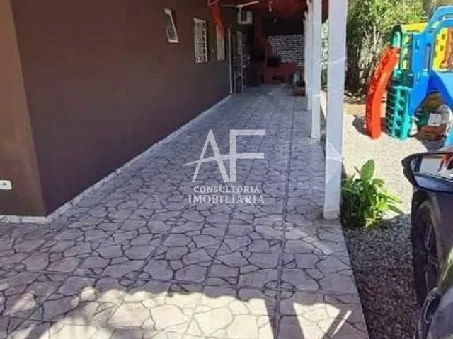 Casa com 300m² 2 quartos e 2 banheiros, à venda, no bairro Sertão da Quina em Ubatuba