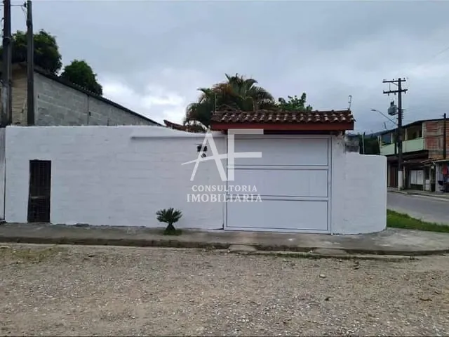 Casa com 300m² 2 quartos e 2 banheiros, à venda, no bairro Sertão da Quina em Ubatuba