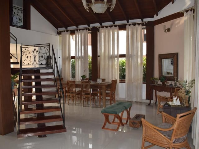 Casa com 500m² 4 quartos e 5 banheiros, à venda, no bairro Barra em Macaé