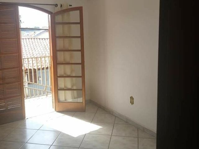 Casa com 150m² 4 quartos e 2 banheiros, à venda, no bairro Aparecida em Bragança Paulista