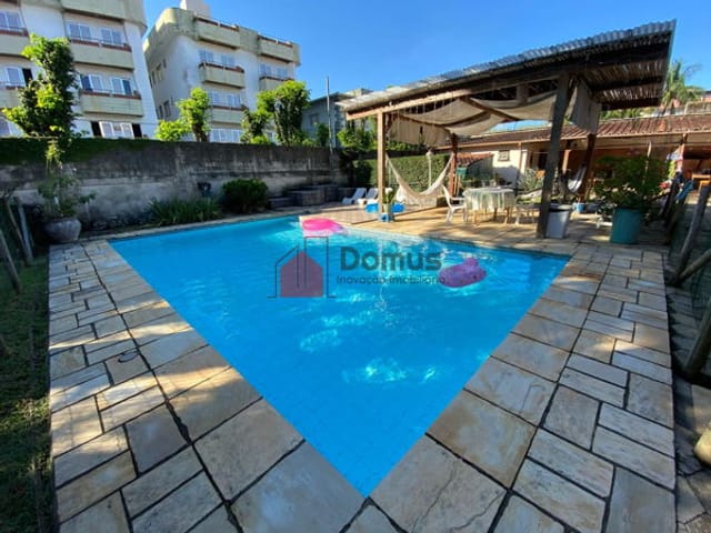 Casa com 720m², à venda, no bairro Praia Grande em Ubatuba