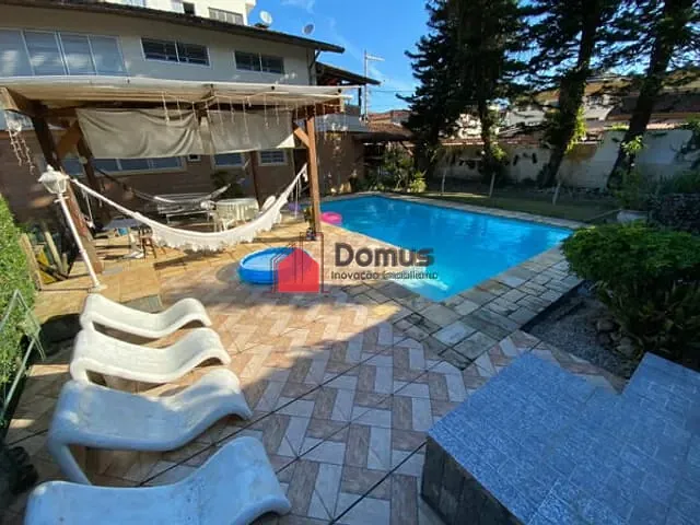 Casa com 720m², à venda, no bairro Praia Grande em Ubatuba