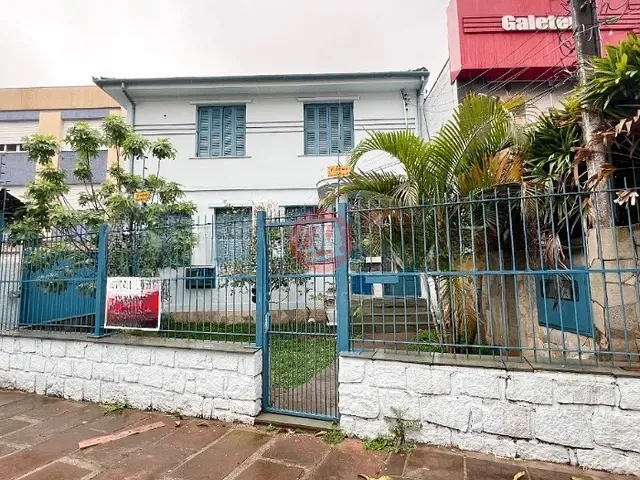 Casa com 530m², para alugar, no bairro Floresta em Porto Alegre