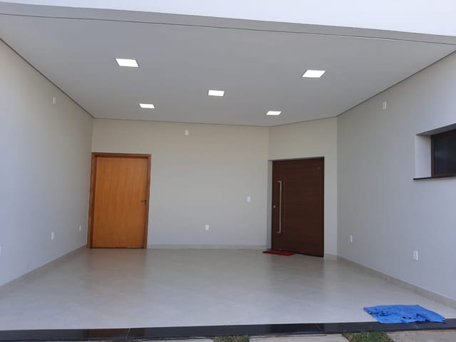 Casa com 300m² 4 quartos e 2 banheiros, à venda, no bairro Village Mantiqueira em Guaratinguetá