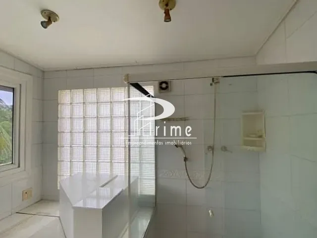 Casa com 900m² 6 quartos e 6 banheiros, à venda, no bairro Itaipu em Niterói