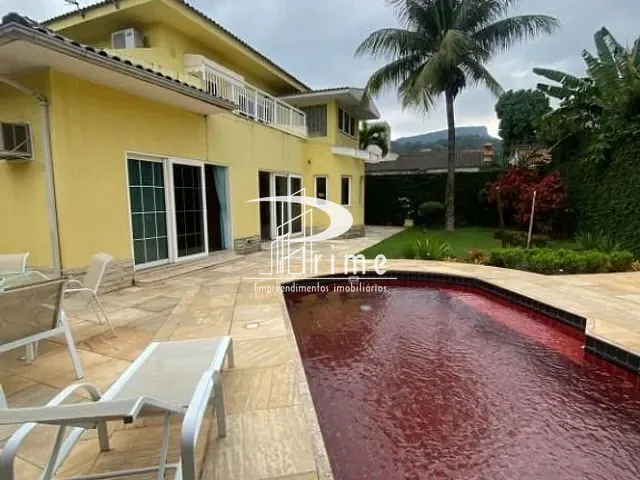 Casa com 900m² 6 quartos e 6 banheiros, à venda, no bairro Itaipu em Niterói