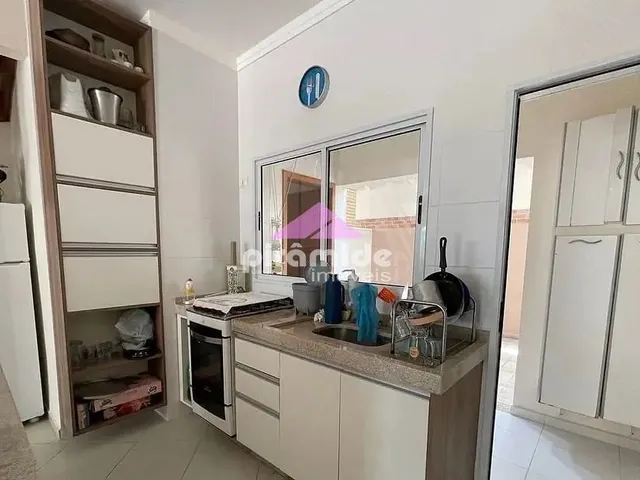 Casa com 10m² 2 quartos e 2 banheiros, à venda, no bairro Massaguaçu em Caraguatatuba