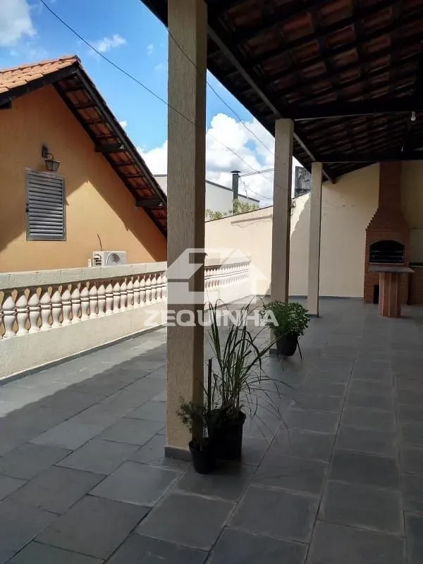 Casa, 3 quartos, 230 m² - Foto 2