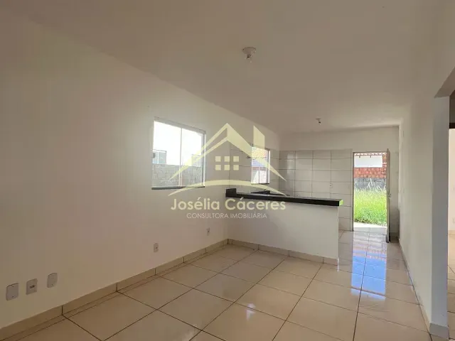 Casa com 250m² 3 quartos e 2 banheiros, à venda, no bairro Distrito Industrial em Cuiabá