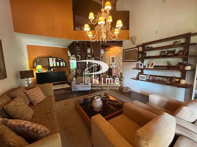 Casa com 700m² 4 quartos e 6 banheiros, à venda, no bairro Badu em Niterói