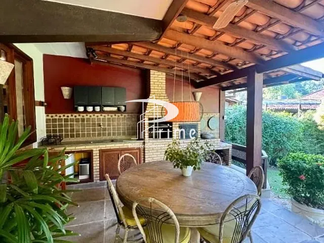 Casa com 700m² 4 quartos e 6 banheiros, à venda, no bairro Badu em Niterói