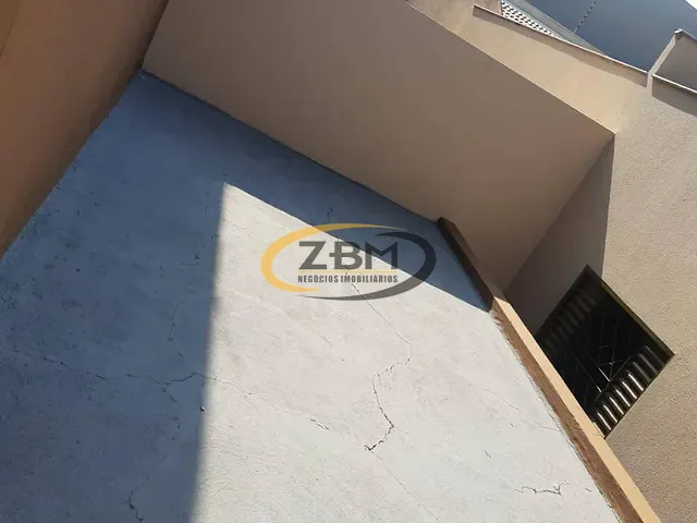 Casa com 225m² 3 quartos e 2 banheiros, à venda, no bairro Califórnia em Londrina
