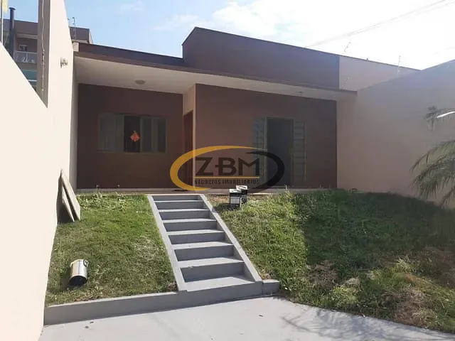 Casa com 225m² 3 quartos e 2 banheiros, à venda, no bairro Califórnia em Londrina