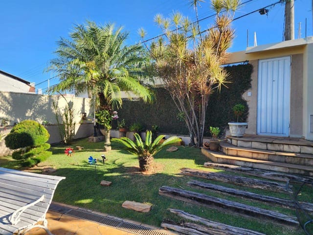 Casa com 264m² 3 quartos e 4 banheiros, à venda, no bairro Vila Santa Edwirges em São João da Boa Vista