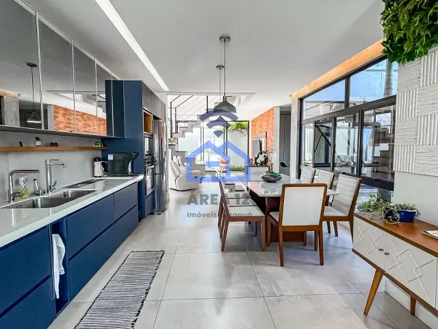 Casa com 381m² 3 quartos e 3 banheiros, à venda, no bairro Poiares em Caraguatatuba