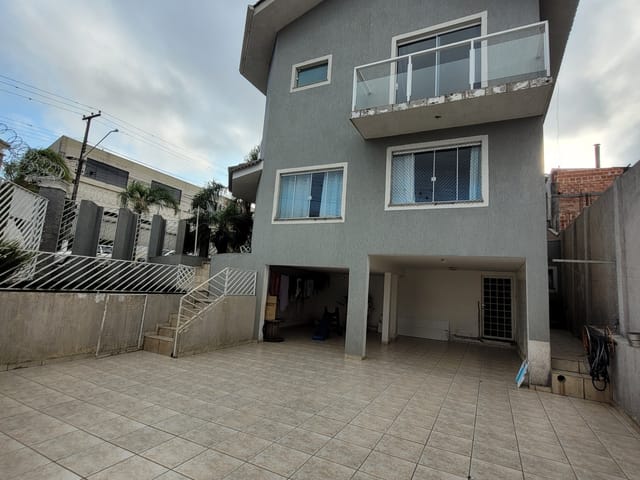 Casa com 280m² 6 quartos e 6 banheiros, à venda, no bairro Orfãs em Ponta Grossa