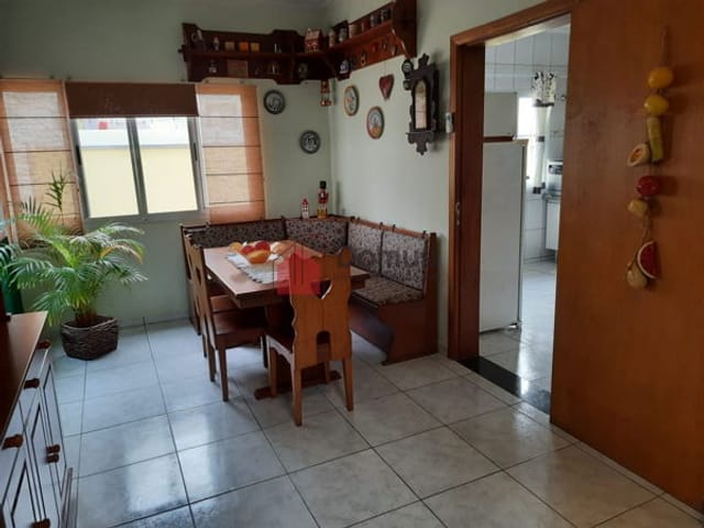 Casa com 450m², à venda, no bairro Condomínio Real Ville em Pindamonhangaba