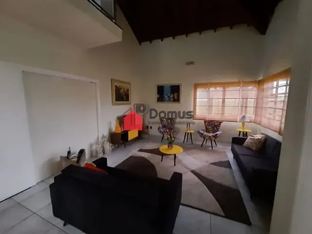 Casa com 450m², à venda, no bairro Condomínio Real Ville em Pindamonhangaba