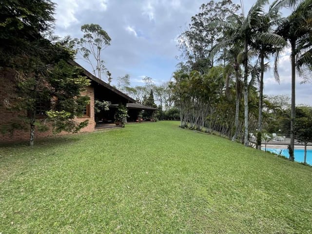 Casa com 7390m² 4 quartos e 8 banheiros, à venda, no bairro Chácara Santa Lúcia dos Ypes em Carapicuíba