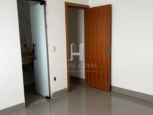 Casa com 300m² 3 quartos e 1 banheiro, à venda, no bairro Jardim Buriti Sereno em Aparecida de Goiânia