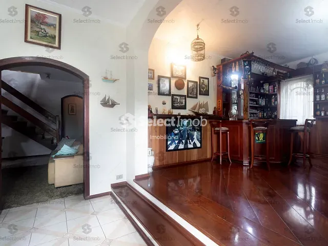 Casa com 276m² 5 quartos e 5 banheiros, à venda, no bairro Vila Nossa Senhora das Vitórias em Mauá