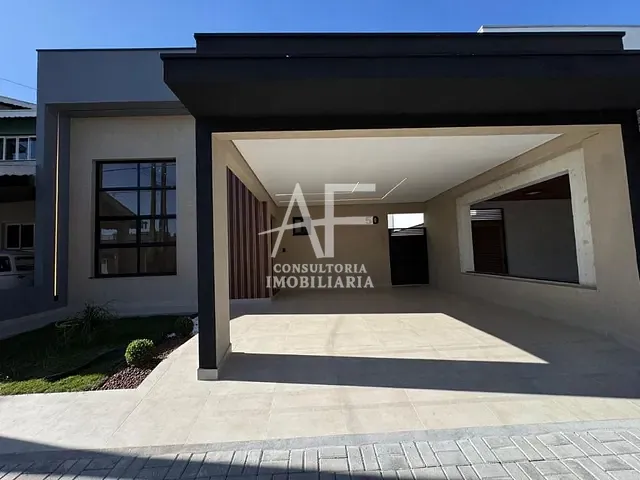 Casa com 250m² 3 quartos e 5 banheiros, à venda, no bairro Piracangaguá em Taubaté