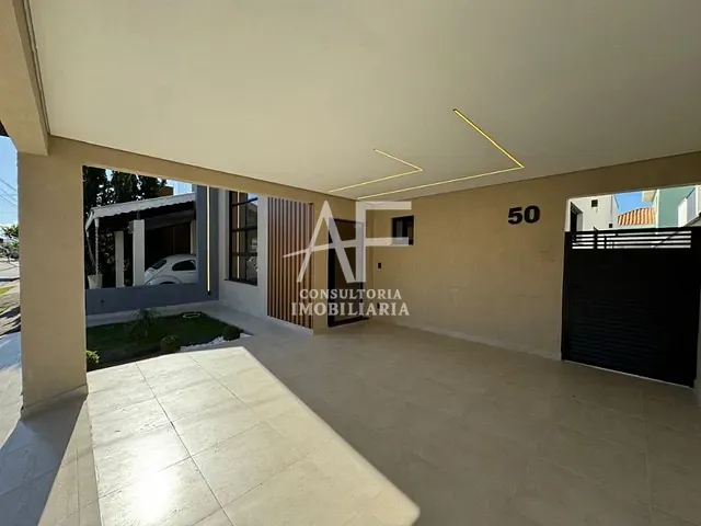 Casa com 250m² 3 quartos e 5 banheiros, à venda, no bairro Piracangaguá em Taubaté